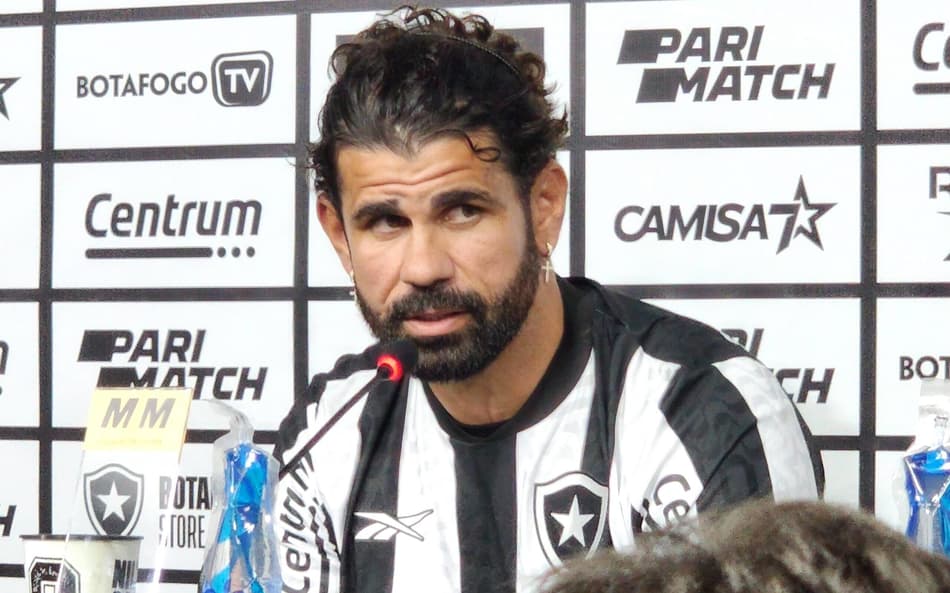 À disposição! Diego Costa tem nome publicado no BID e pode estrear pelo Botafogo no Brasileirão