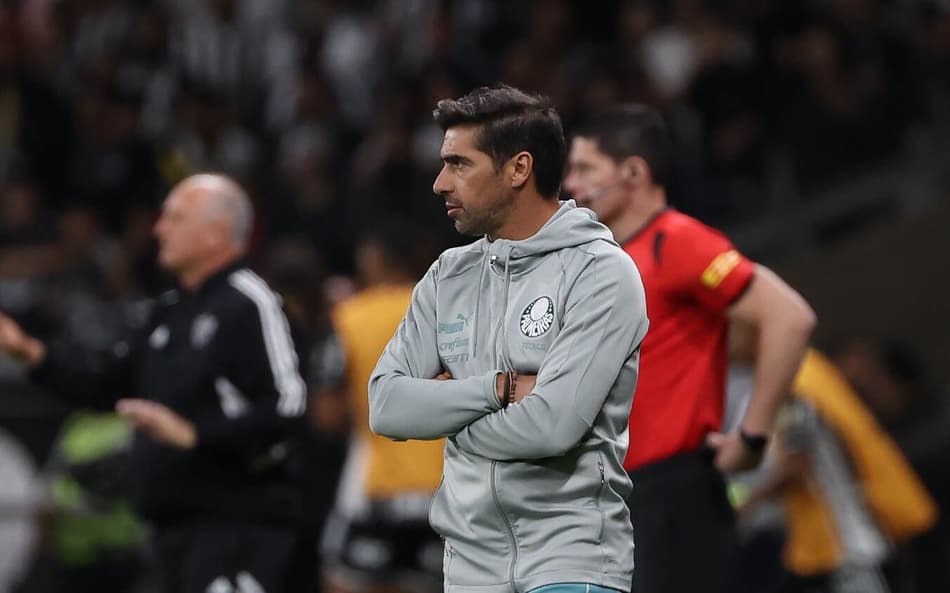 Abel elogia atuação do Palmeiras e explica o porquê da preferência por um elenco curto