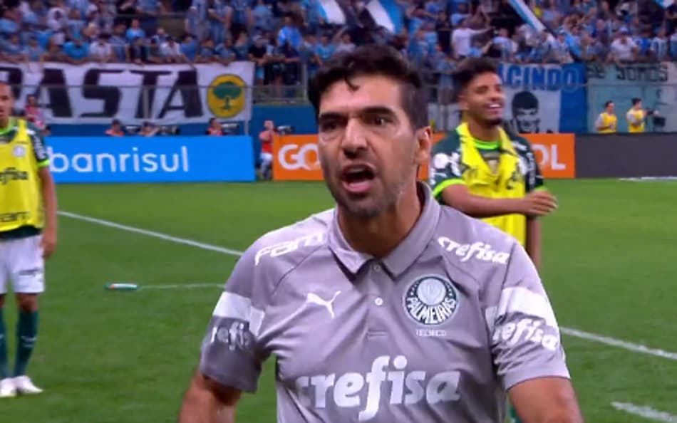 Abel Ferreira é suspenso por dois jogos por gesto e fala em jogo diante do Grêmio