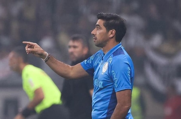 Abel pega celular de repórter e arruma confusão nos vestiários do Mineirão após empate do Palmeiras
