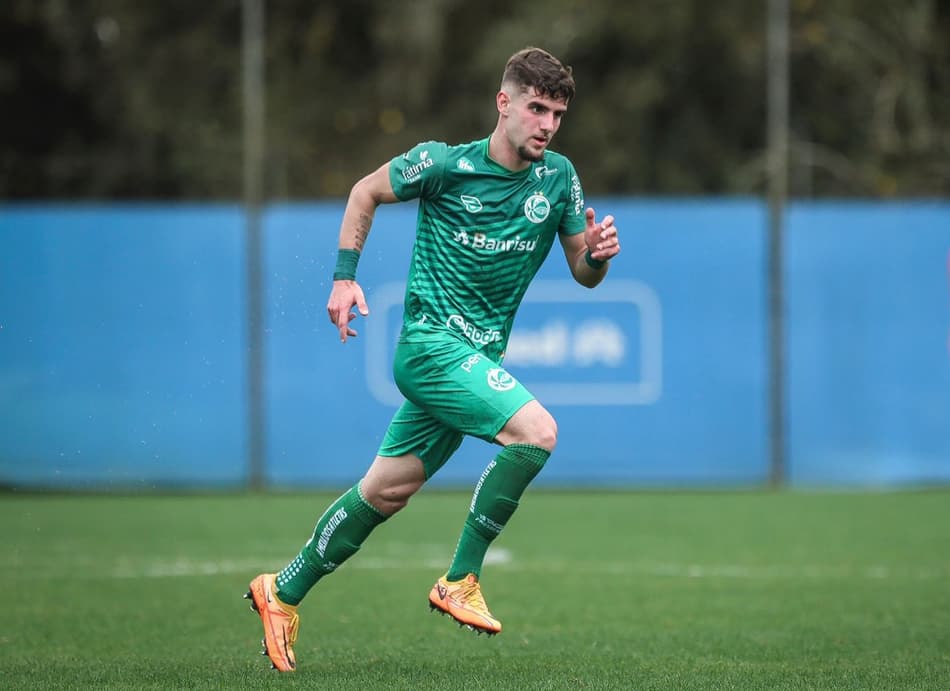 Agora capitão, lateral Da Rocha lidera Juventude no Gauchão Sub-20