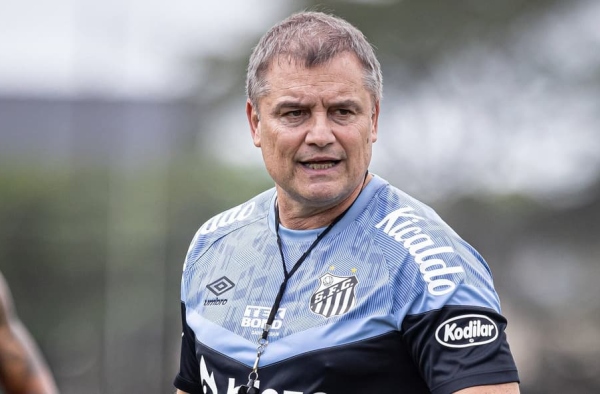 Aguirre fica em dúvida, e Santos perde contratação de ex-Corinthians