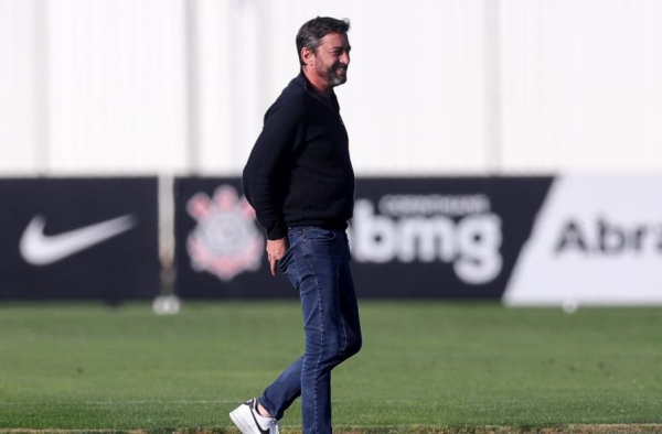 Alexis Sánchez? Duílio esclarece se Corinthians vai em busca de reposição após adeus de Róger Guedes e se pode haver mais saídas na janela