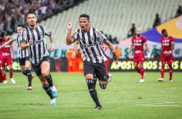 Alvo do São Paulo, Erick recebe proposta de renovação no Ceará, mas deixa futuro em aberto