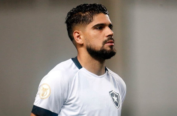 América-MG encaminha contratação por empréstimo de lateral do Botafogo