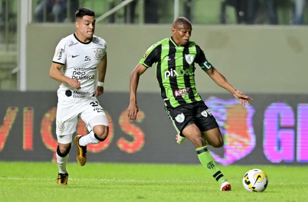 América-MG x Corinthians: onde assistir, prováveis escalações e desfalques do jogo pelo Brasileirão