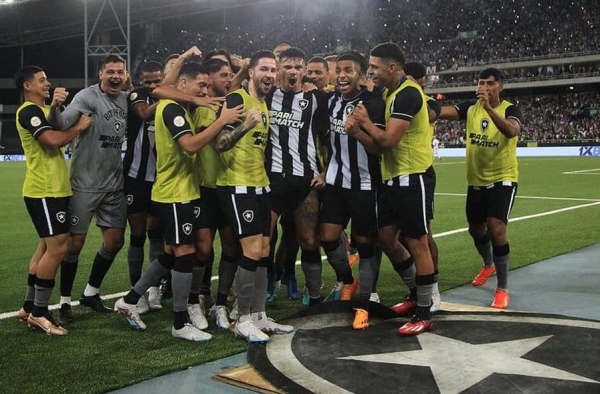 ANÁLISE: Botafogo atropela Corinthians no Nilton Santos e prova que não está na liderança do Brasileirão por acaso