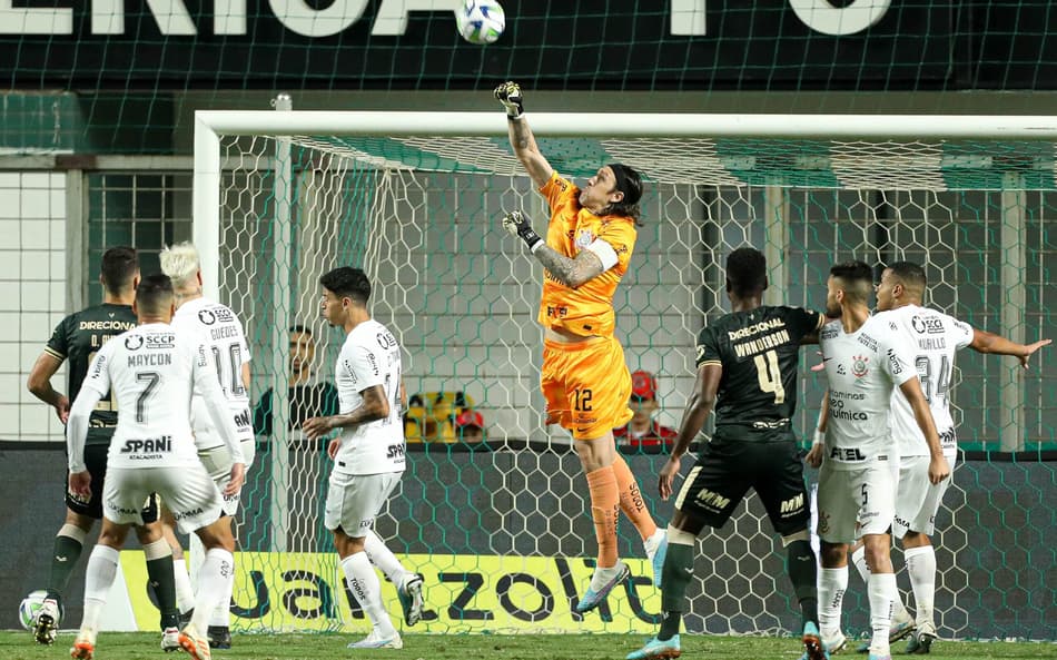 ANÁLISE: Corinthians joga no ‘ponto morto’ contra o América-MG e oscila em novo sistema de Luxemburgo
