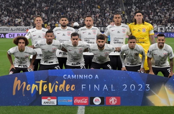 ANÁLISE: Corinthians segue em evolução com Luxemburgo, e vitória mostra que há vida sem Róger Guedes