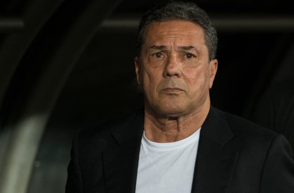 ANÁLISE: Luxemburgo cai em armadilha, e Botafogo expõe momento mais vulnerável do Corinthians no ano