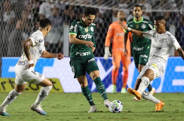 ANÁLISE: Palmeiras joga mal, tropeça outra vez e permite a aproximação de rivais no Brasileirão