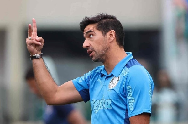ANÁLISE: Primeira derrota do Palmeiras em 2023 expõe deficiência no meio e dificuldade com inversões