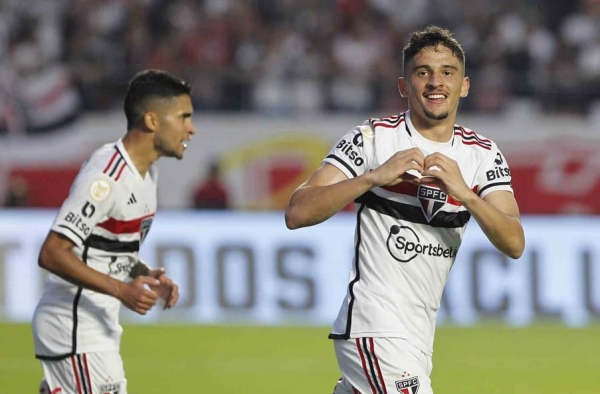 ANÁLISE: São Paulo evolui com nova formação de meio-campo, e coletivo vai ganhando consistência