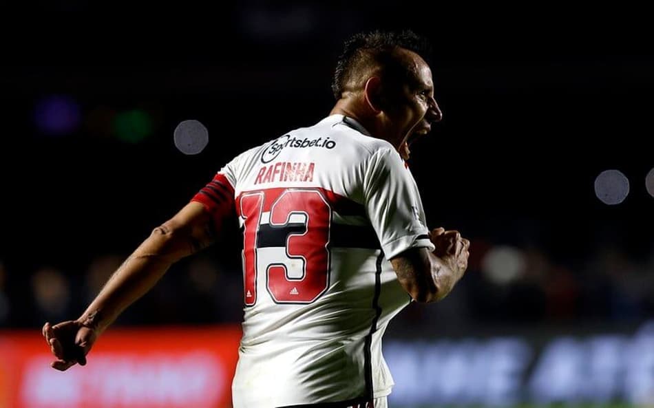 ANÁLISE: São Paulo mostra que silêncio não garante resultado e domina clássico contra o Palmeiras