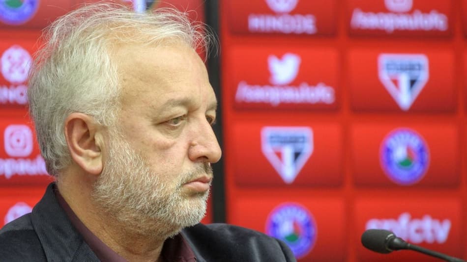 Após atraso com direitos de imagem, diretor de futebol do São Paulo confirma pagamento de parte do valor