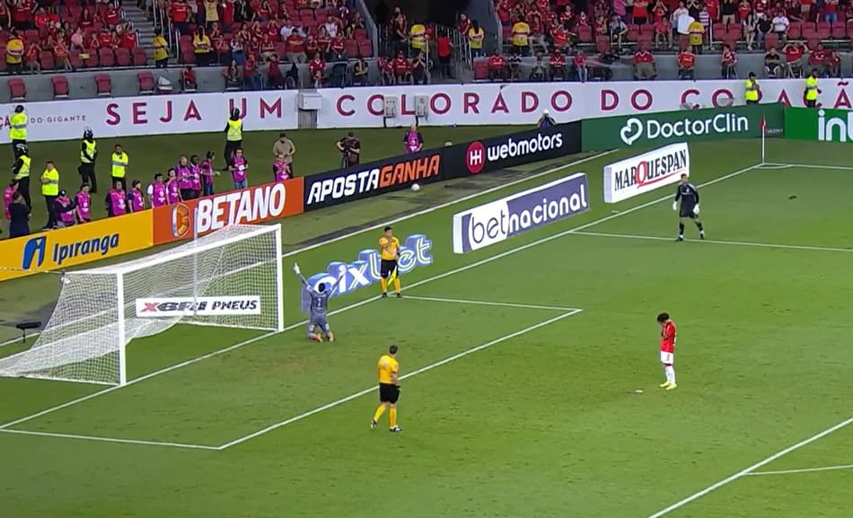 Após classificação, goleiro do Caxias desbafa e cita ‘instinto’ para defender penalidade