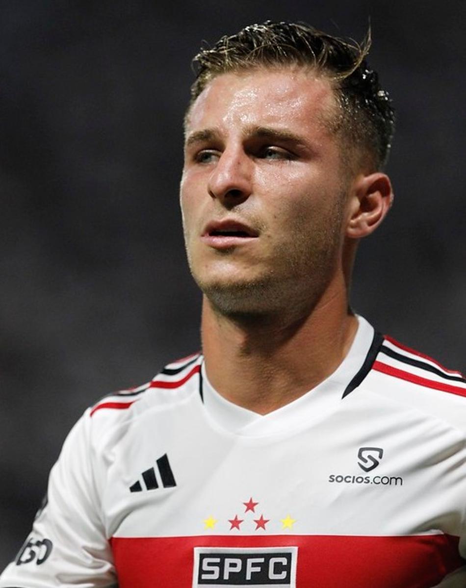 Após lamentar ausência na seleção argentina, estrela do São Paulo chama atenção de técnico da Itália