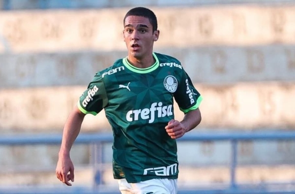 Após longa recuperação, joia da base do Palmeiras celebra retorno para a Seleção Brasileira
