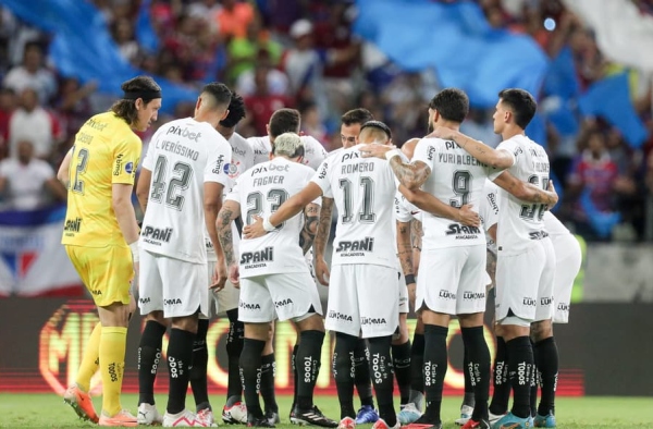 Após novo fracasso, Corinthians foca em mês crucial na luta contra o rebaixamento no Brasileirão