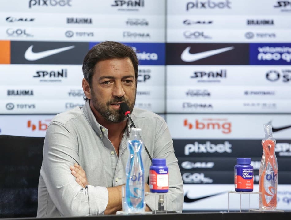 Após protestos, Duílio diz ‘repensar’ relação com organizadas do Corinthians