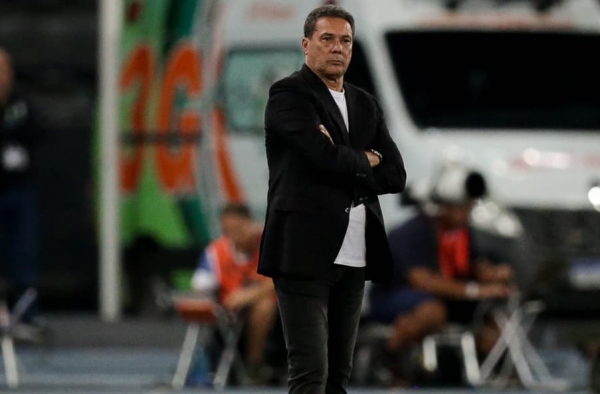Após sétimo jogo do Corinthians sem vitória, Alessandro banca permanência de Luxemburgo