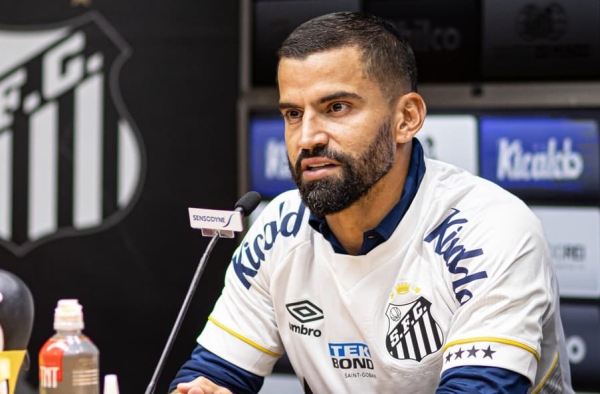 Apresentado no Santos como líder, Rincón revela conselhos a Soteldo após fase turbulenta