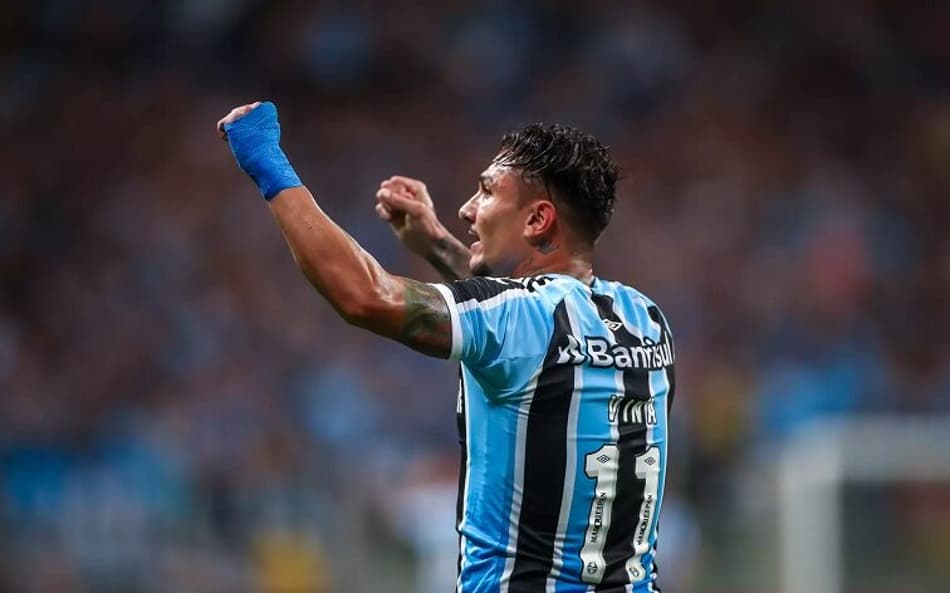 Atacante Vina se despede do Grêmio; saiba mais