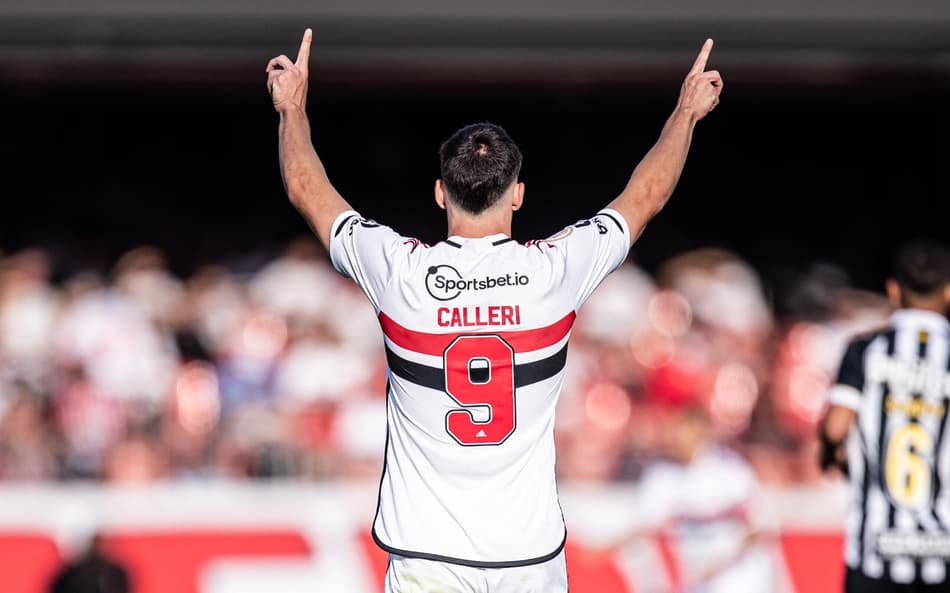 ATUAÇÕES: Calleri dá aula em clássico, Pato marca primeiro gol em retorno, e São Paulo anula Santos no Brasileirão