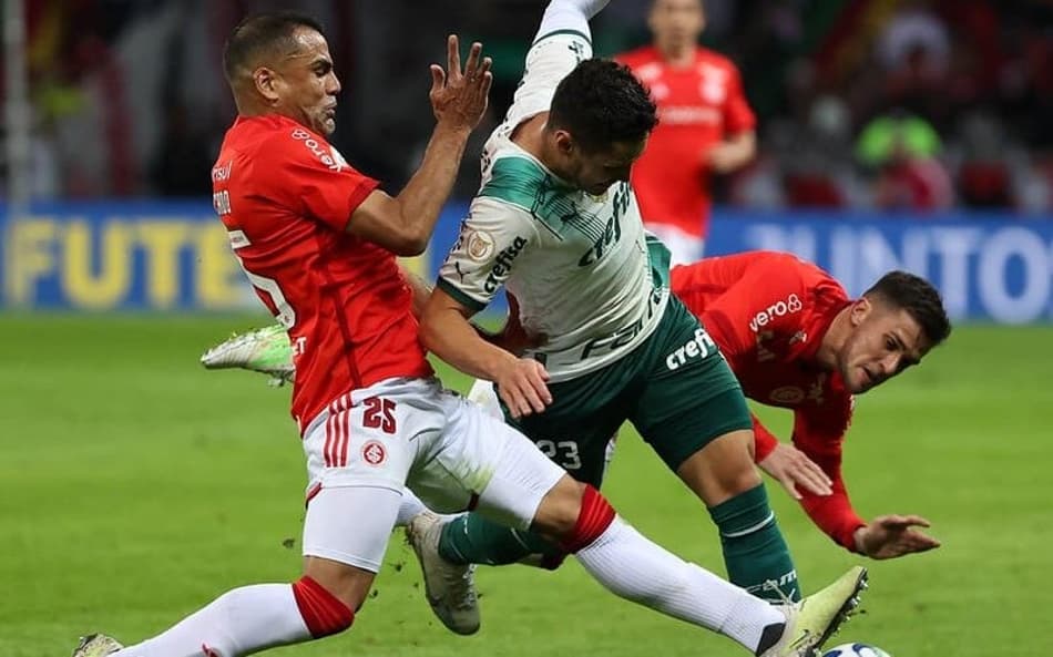 ATUAÇÕES: Veiga decepciona novamente, e Weverton segura empate do Palmeiras com o Internacional