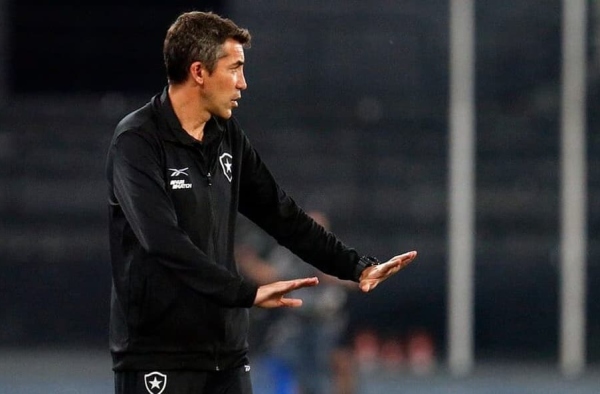 Botafogo ainda não venceu fora de casa com Bruno Lage e aproveitamento preocupa; veja números