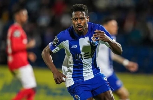 Botafogo muda perfil de sua procura por um lateral no mercado e descarta Wilson Manafá
