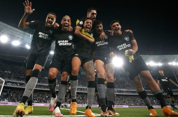 Botafogo perto de feito inédito! Relembre todos os campeões dos turnos do Brasileirão