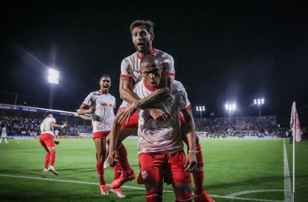 Bragantino vence o Juventude e se aproxima da liderança do Brasileirão