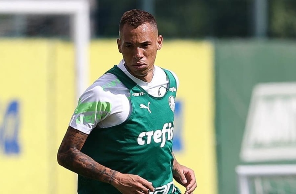 Breno Lopes avalia sequência do Palmeiras fora de casa e projeta confronto diante do Coritiba