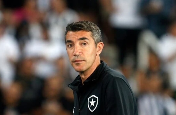 Bruno Lage reconhece dificuldades de criação do Botafogo, mas exalta ponto arrancado contra o Cruzeiro