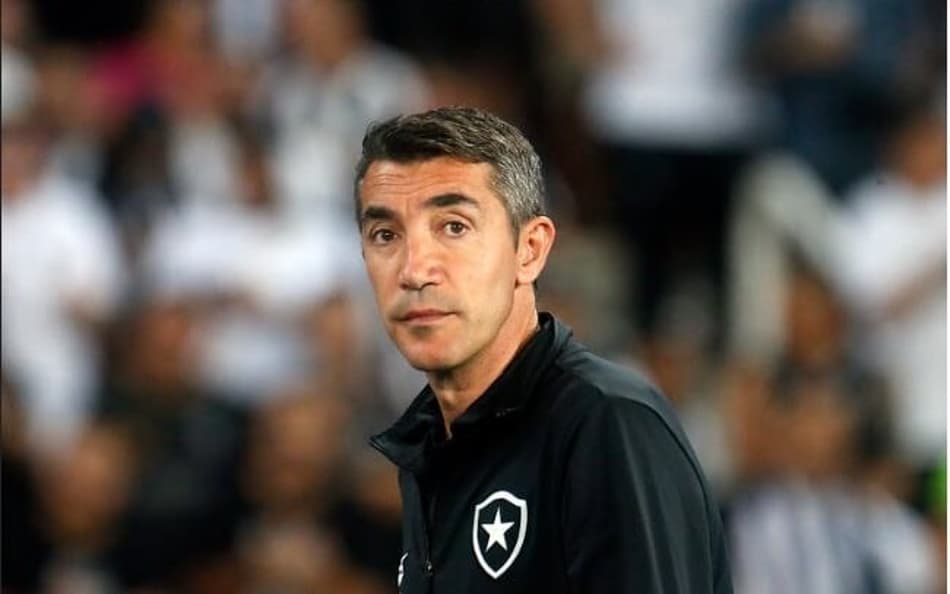 Bruno Lage reconhece dificuldades de criação do Botafogo, mas exalta ponto arrancado contra o Cruzeiro