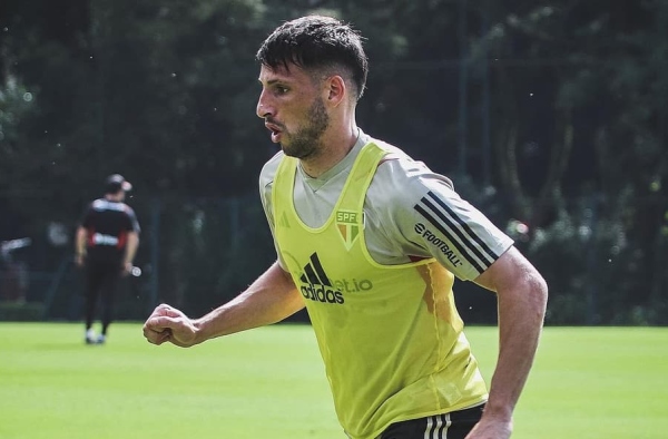 Calleri e Luciano vão a campo em treino do São Paulo, mas defesa preocupa