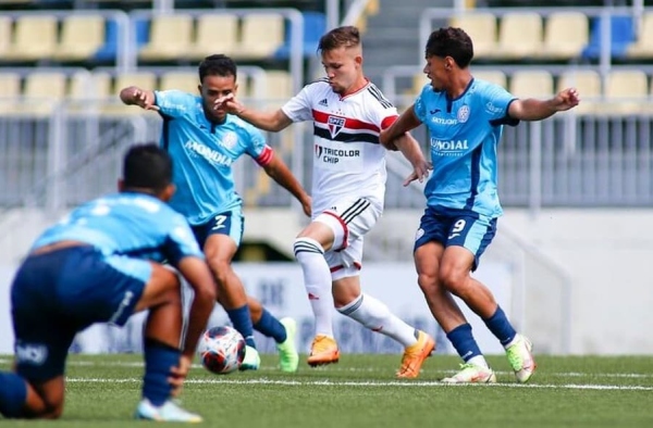 Capitão do sub-20 agrada Dorival e deve ser ‘próximo da fila’ de Cotia a integrar elenco principal do São Paulo