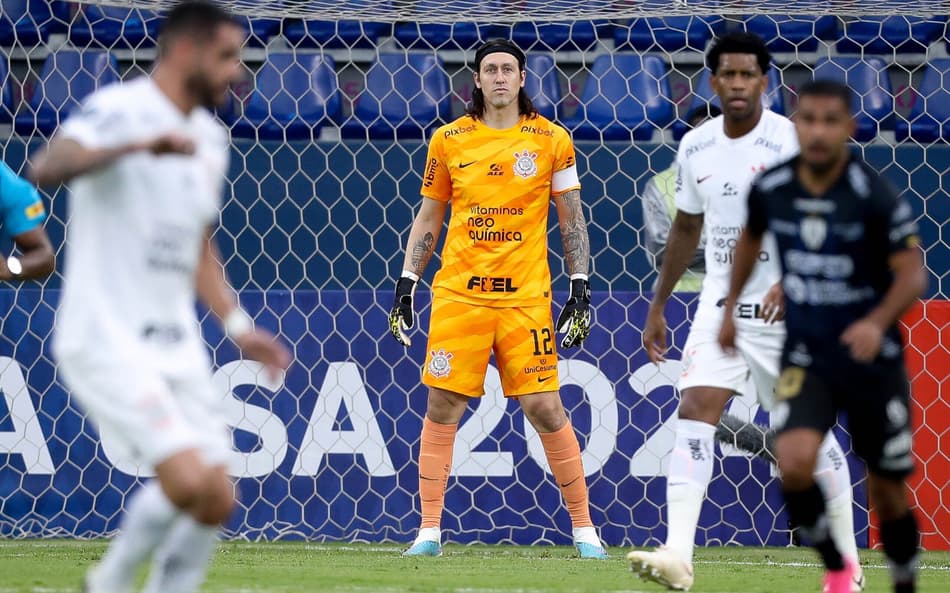 Cássio cobra elenco após eliminação na Libertadores: ‘Ver quem é jogador para o nível do Corinthians’