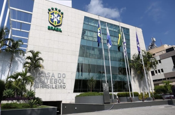 CBF envia protesto e cobra providências da Fifa em caso de racismo sofrido por zagueiro da Seleção Sub-20