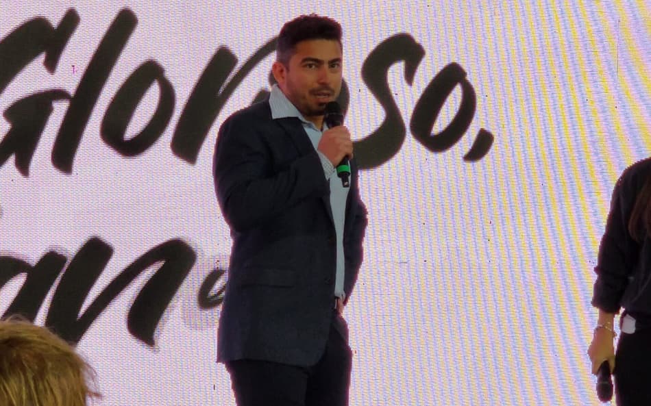 CEO da SAF do Botafogo faz projeção de vendas para os novos uniformes do clube