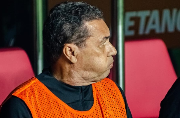 ‘Climão’ entre Luxemburgo e Mazziotti deixa jogadores do Corinthians desconfortáveis antes da decisão