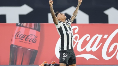 Com emoção, Botafogo vence a Universidad de Chile e avança na Libertadores
