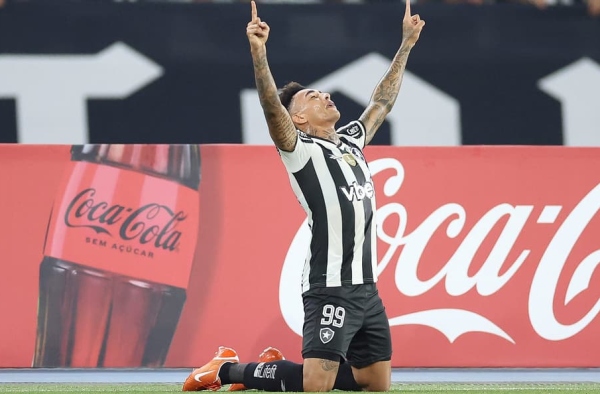 Com emoção, Botafogo vence a Universidad de Chile e avança na Libertadores