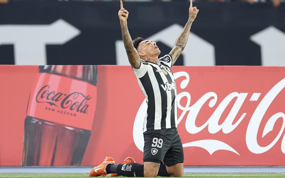 Com emoção, Botafogo vence a Universidad de Chile e avança na Libertadores