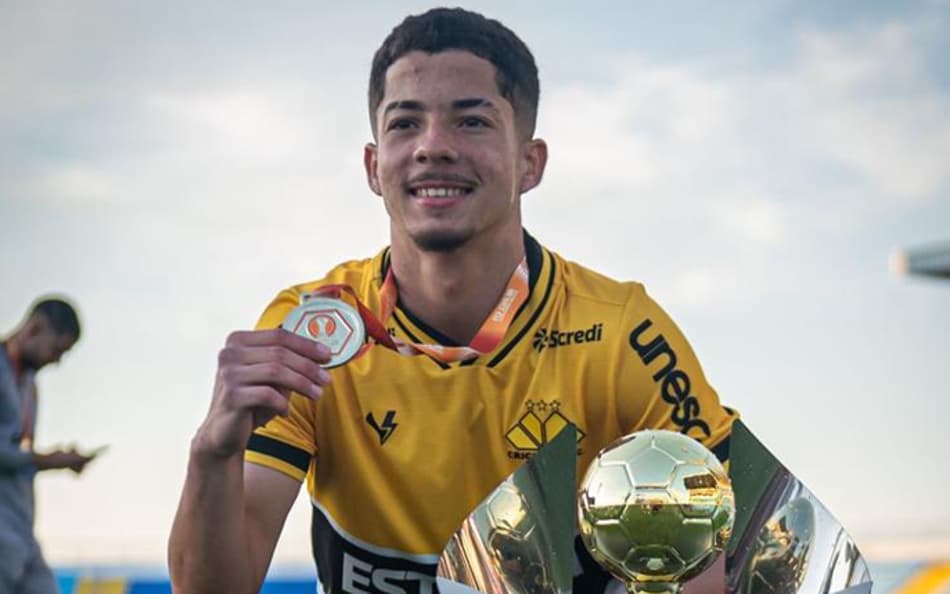 Com histórico de títulos pelo Criciúma, Adriano Filho celebra conquista do Catarinense Sub-20
