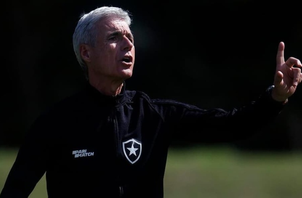 Com meio-campo alternativo e holofotes voltados para Luís Castro, Botafogo busca quebrar jejum diante do Cuiabá