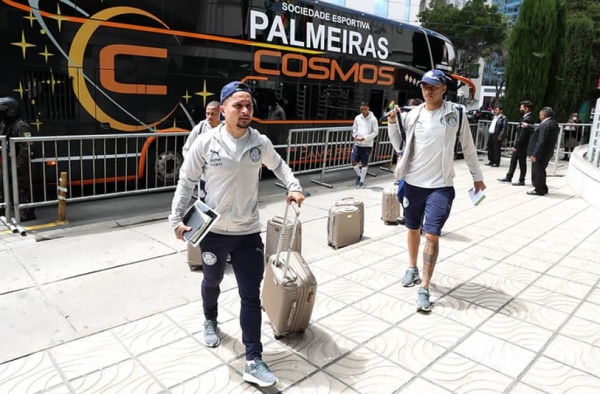 Com meninos da base e reforços, Palmeiras chega à Bolívia; confira os relacionados