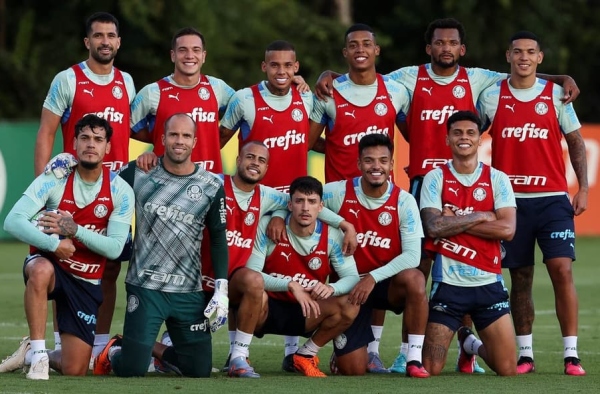 Com mudanças, Palmeiras finaliza preparação para enfrentar o Bragantino; veja provável time