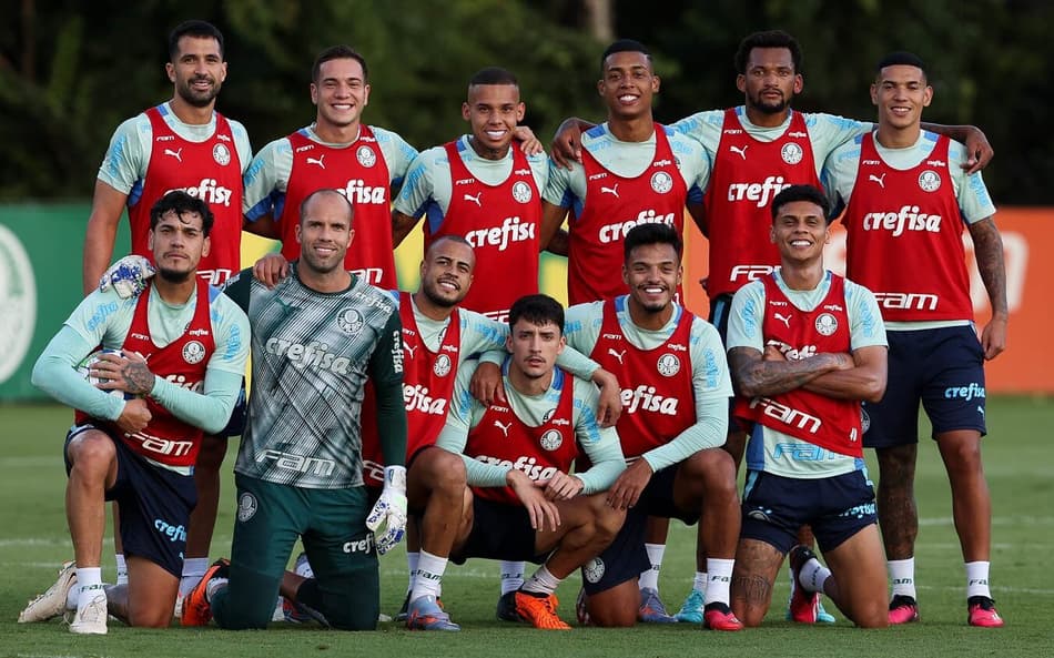 Com mudanças, Palmeiras finaliza preparação para enfrentar o Bragantino; veja provável time